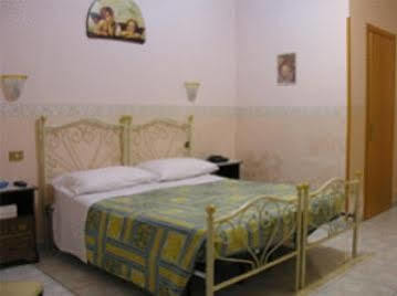 רומא Hotel Principe Amedeo מראה חיצוני תמונה